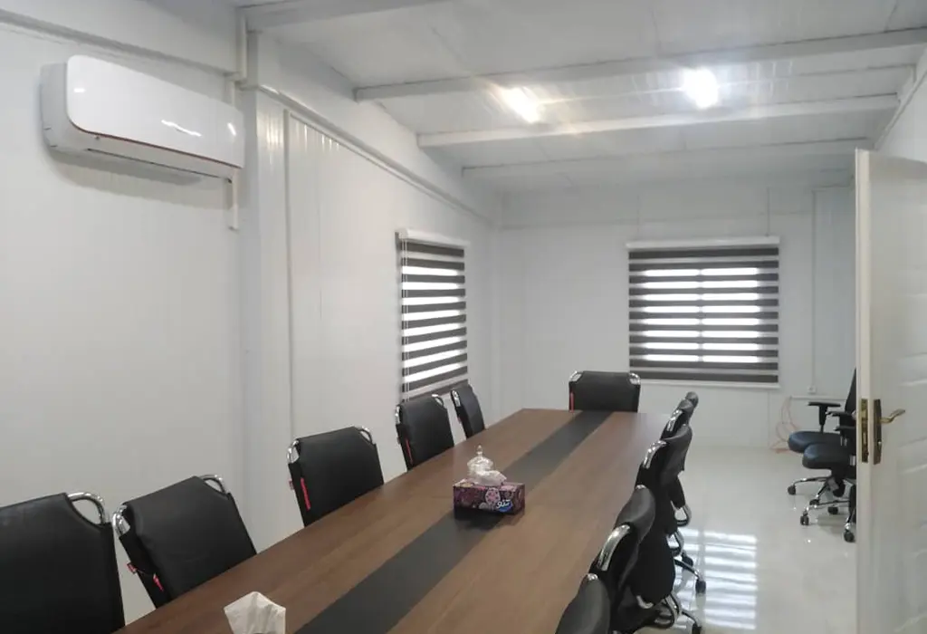 نمای داخلی کانکس کارگاهی